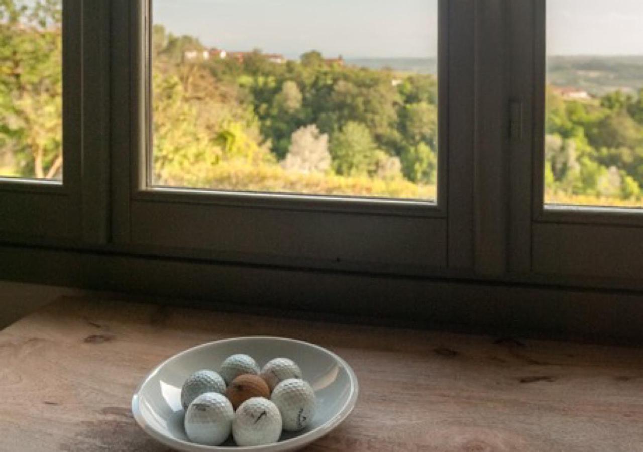 Charming Loft Golf Club Barolo Apartment Novello Bagian luar foto