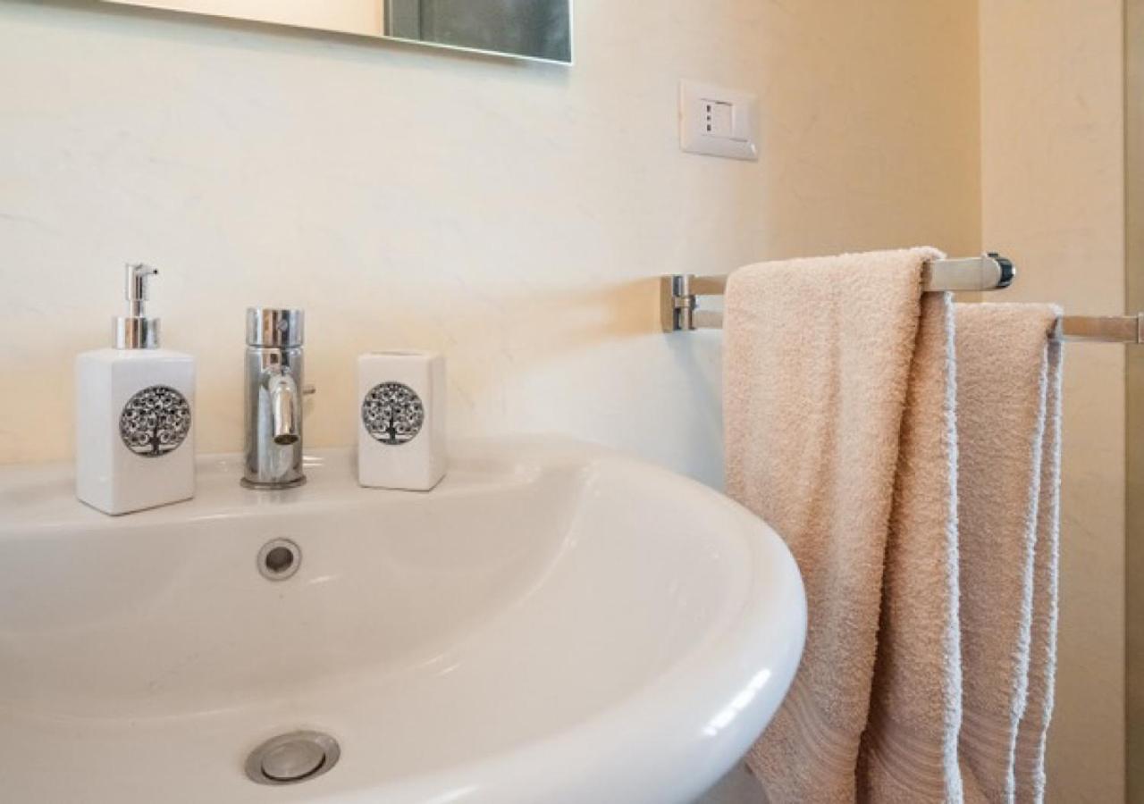 Charming Loft Golf Club Barolo Apartment Novello Bagian luar foto